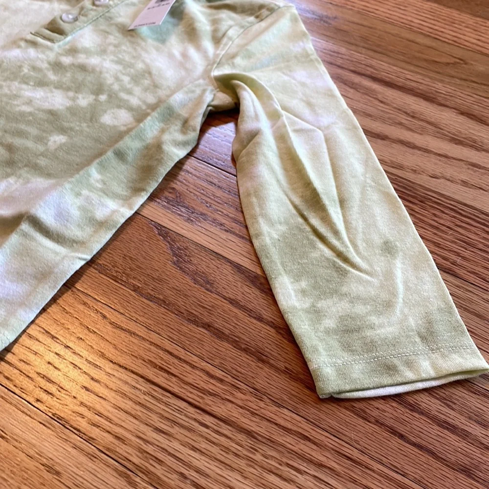 🍁Old Navy Long Sleeve Tee - Picture 4 of 7